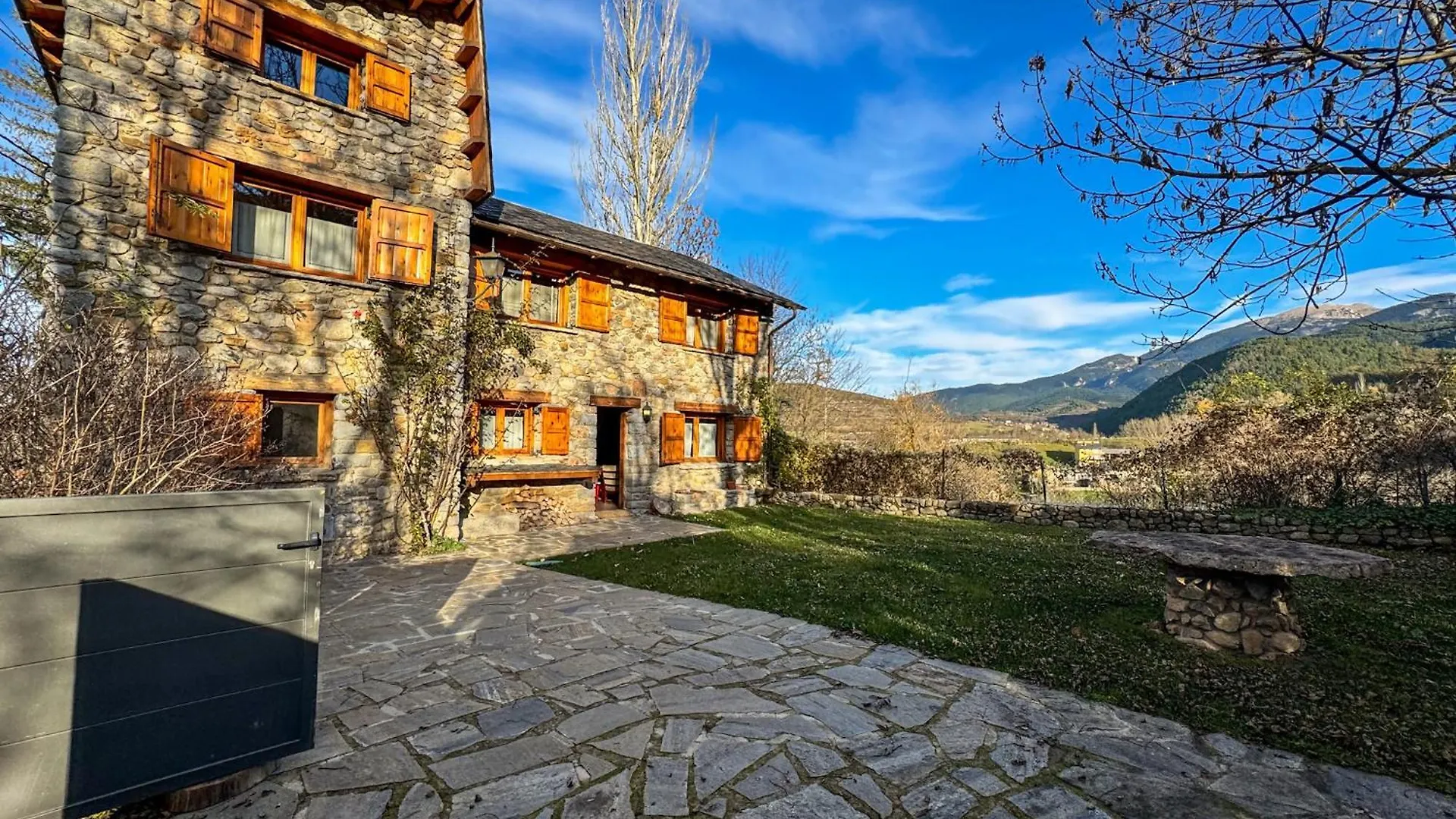 Country house Masia Cal Kenyon Bor