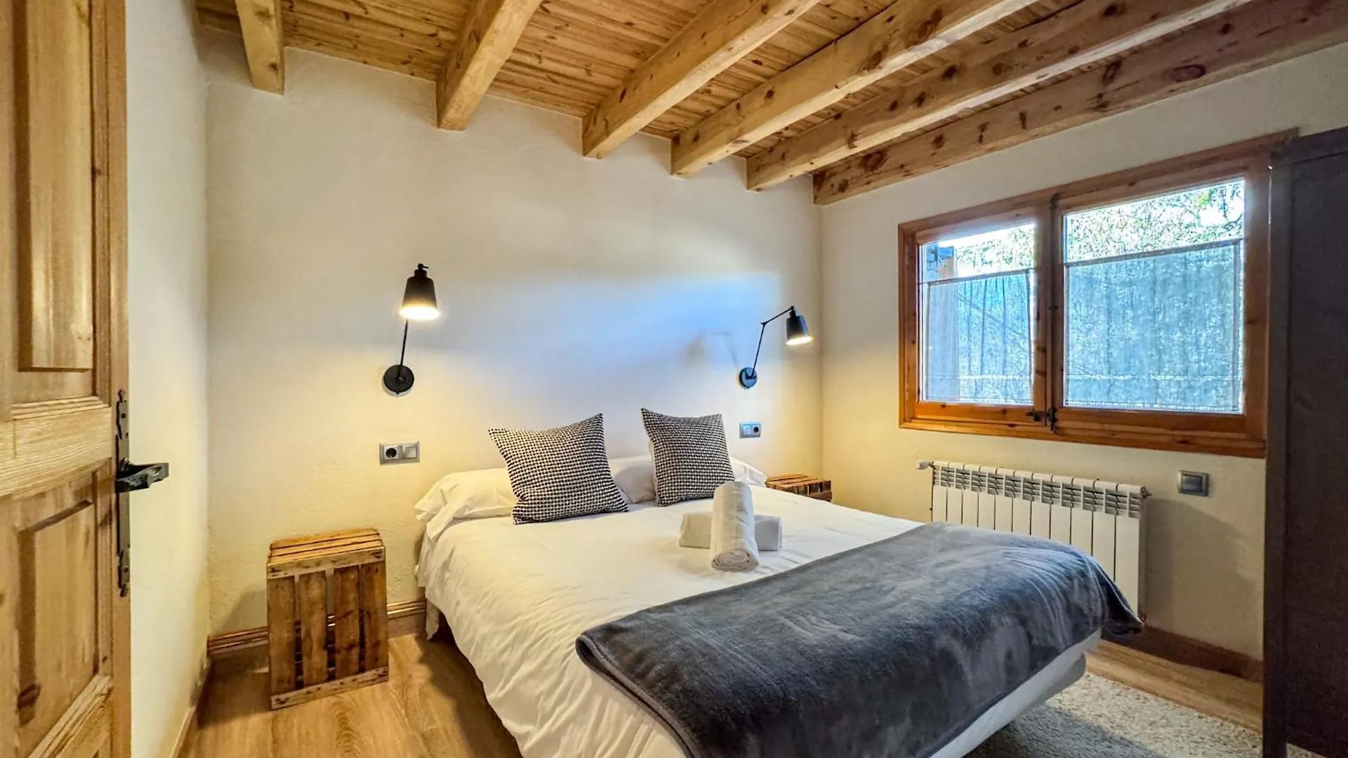 Country house Masia Cal Kenyon Bor Spain